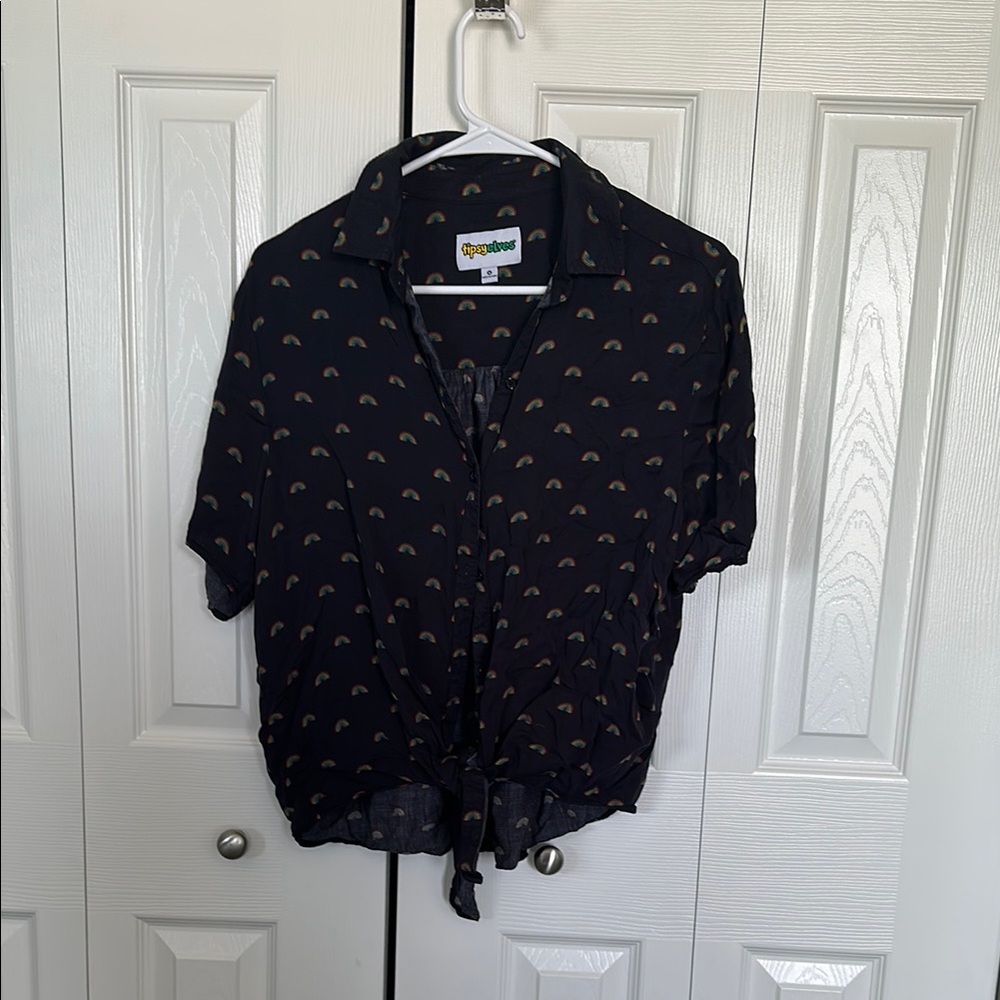 Black Short Sleeve Button-Up Shirt with Rainbow Pattern - Pride! 🏳️‍🌈🏳️‍🌈